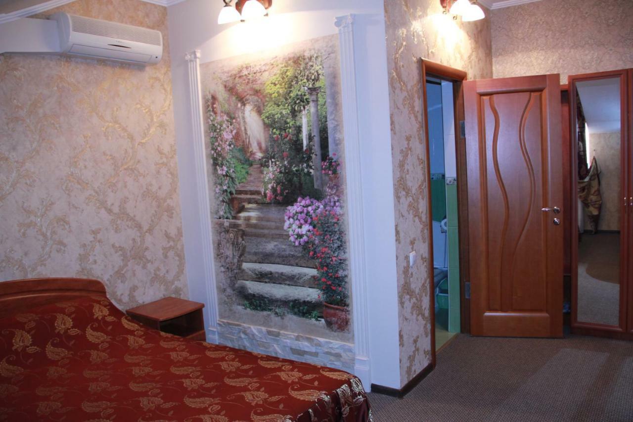 Romantic Hotel Krasnodar Ngoại thất bức ảnh